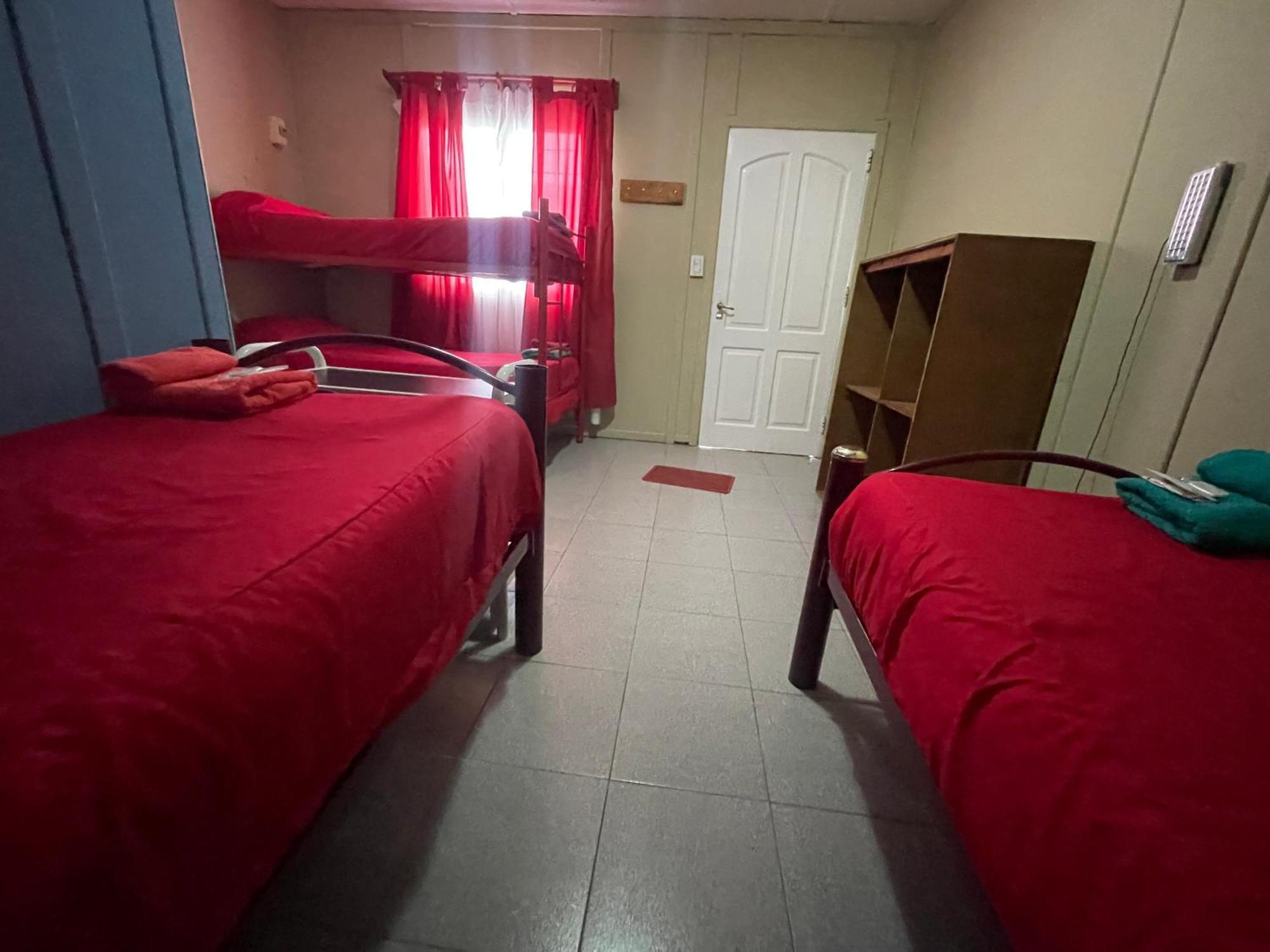 Complejo Don Joel Hostel El Chalten Bagian luar foto